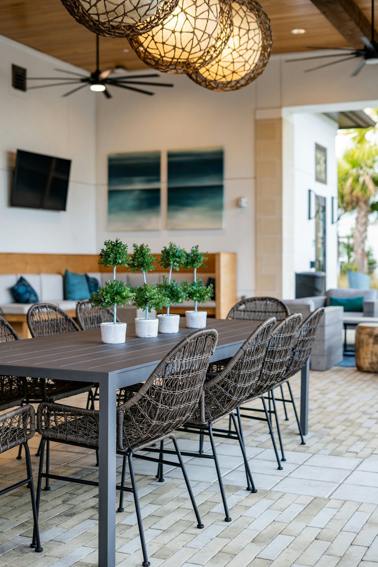 Home Decor/Patio Furniture